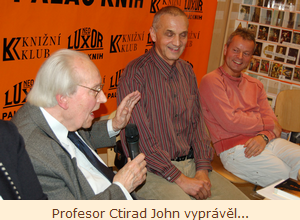 Profesor John vypr�v�l...